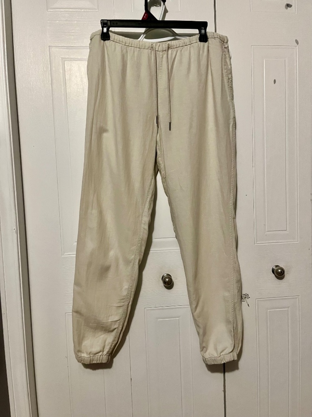 Aritzia Community Lightweight Joggers KHAKI - Picture 2 of 5